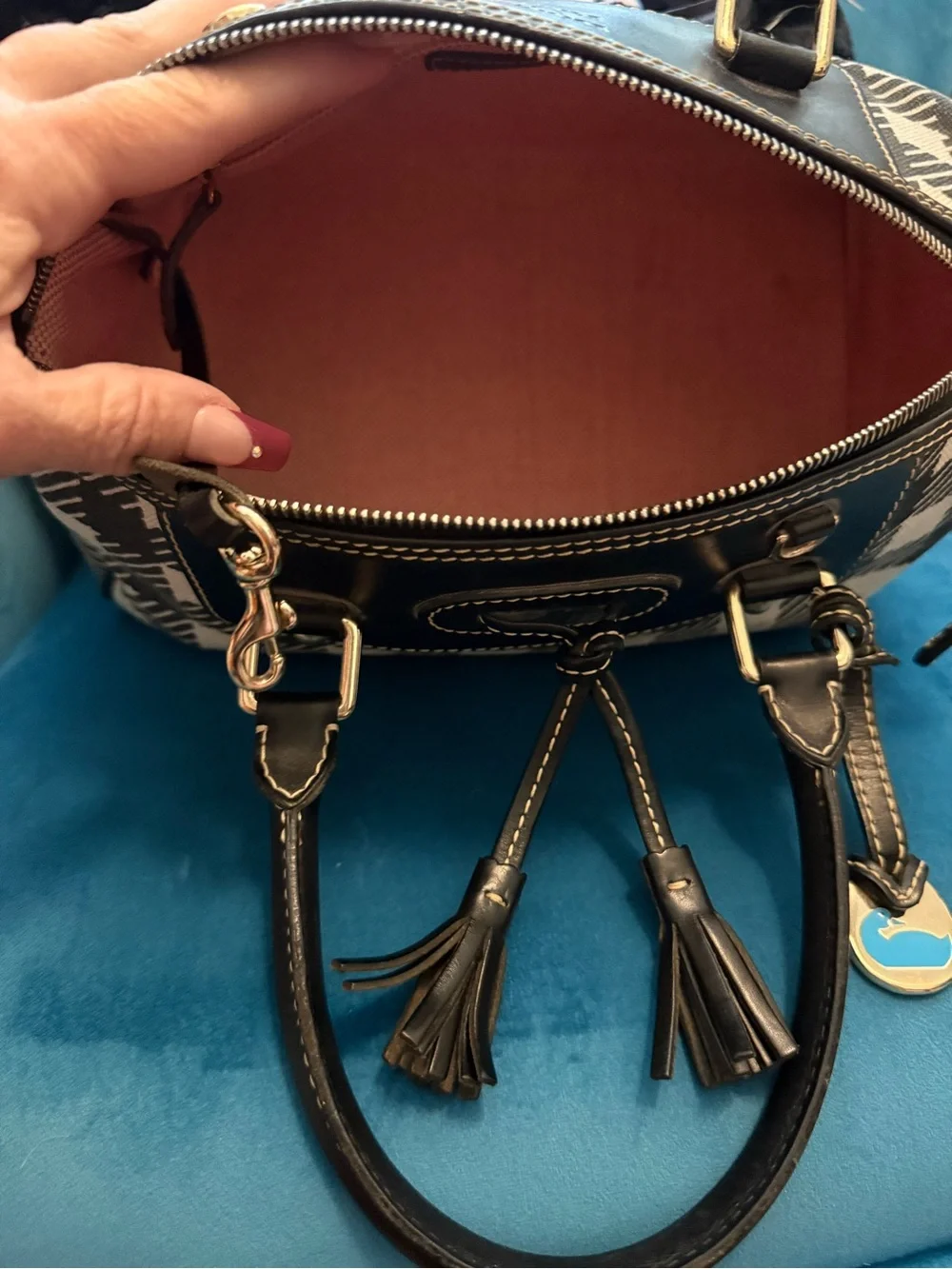 Vintage Classy Dooney  & Bourke Black and Cream Plaid Satchel Handbag - Picture 6 of 6